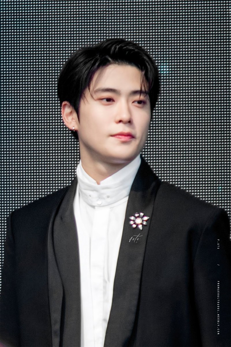 FSTS_SG's tweet photo. 191109 #NCT127 #KAMPSingapore2019 Red Carpet
#JaeHyun #재현 https://t.co/lud6eIB4uP