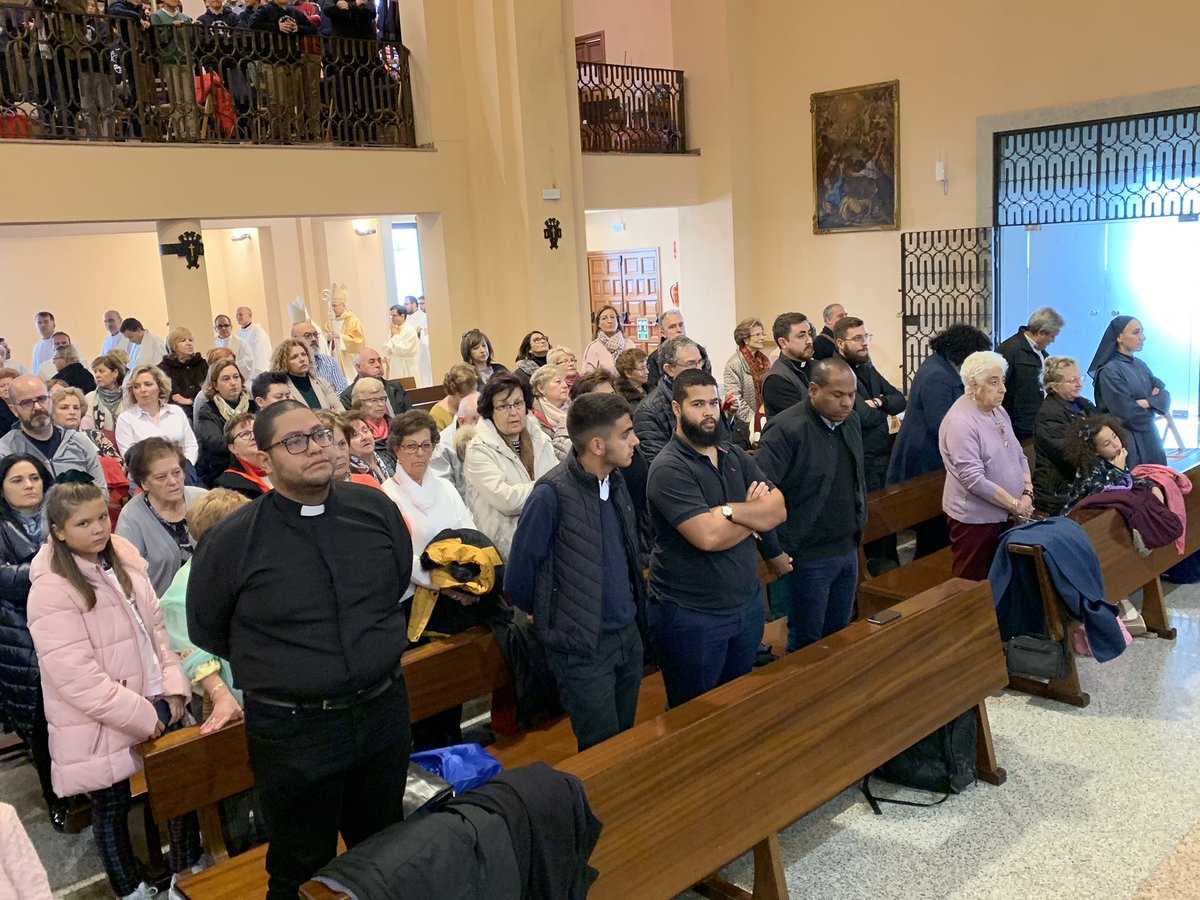 DiocDeCartagena's tweet photo. Más de 500 murcianos participan hoy en la peregrinación diocesana al Cerro de los Ángeles en @DiocesisGetafe #100CorazóndeJesús #CartagenaCerroÁngeles https://t.co/QqSgphqbsV