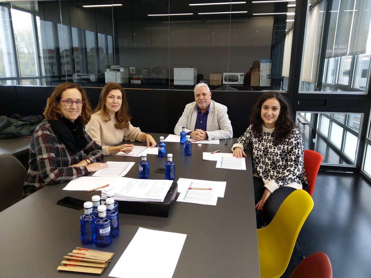 UbuIngenio's tweet photo. Finalizadas las inscripciones para el Nivel 1 de #Ingenio1, los orientadores de @educacyl están reunidos en la sede de @UBUinvestiga, el CIBA para comprobar los informes recibidos. https://t.co/7Fyfjl4aN5