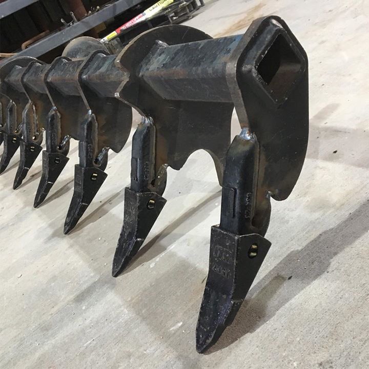 Monster_HireAUS's tweet photo. Finally got the modifications finished on our quick rips this week! Did away with the old Auger style teeth and welded new adapters on to take these bad boys 😉👌🏻 💪👩‍🔧@JameMclean #clampinbucket #newteeth #quickrips #7tyne #scarifiers #monsterhire #dryhire https://t.co/WDkmowoOuf