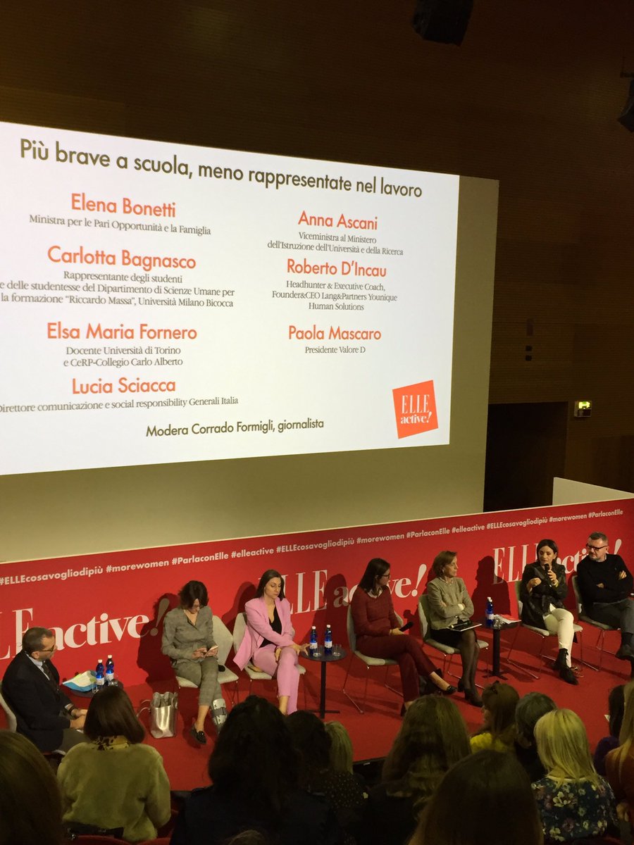 ValoreD's tweet image. Più brave a scuola ma meno rappresentate nel mondo del lavoro, questo il tema della tavola rotonda di apertura di #ElleActive con la presidente @paola_mascaro, @elenabonetti, @elsafornero, @_LuciaSciacca_, @AnnaAscani e Roberto d’Incau