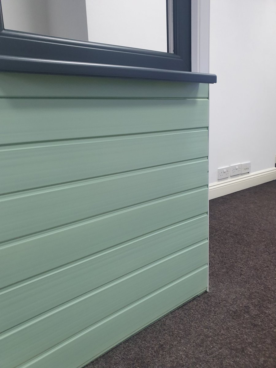 IsprayD's tweet image. Cladding can be a clean fresh fascia on any property but imagine having it in any colour you choose 🌈
Our sample is Chartwell Green against an Anthracite Grey cill and wow what a contrast.😍
Treat your home to a facelift and call in our showroom or call 07720258926 for more info