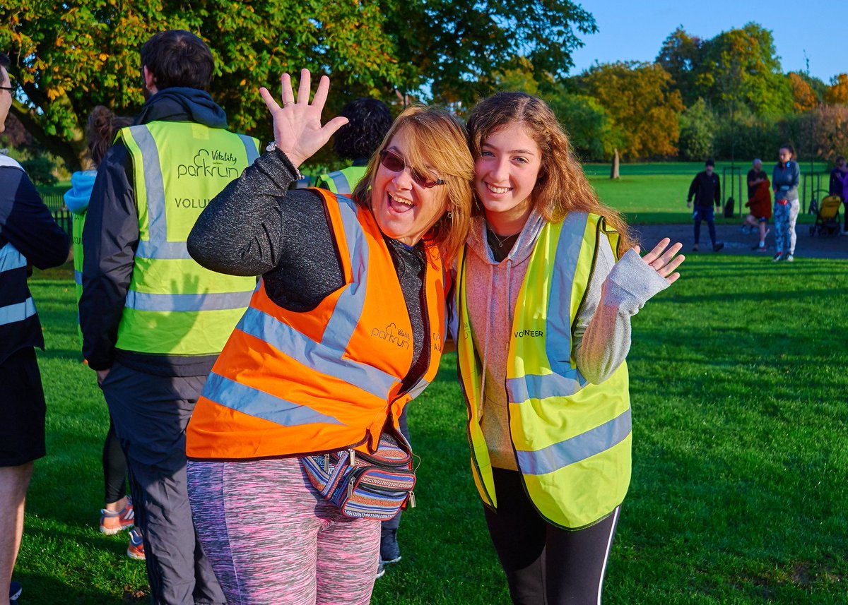 Hands up if you joined us at parkrun this morning! ✋

🔁 Retweet if you walked, jogged, ran or volunteered

Then we'd love to hear your stories and see your #parkrun pics below as always! 👇🏾

🌳 #loveparkrun