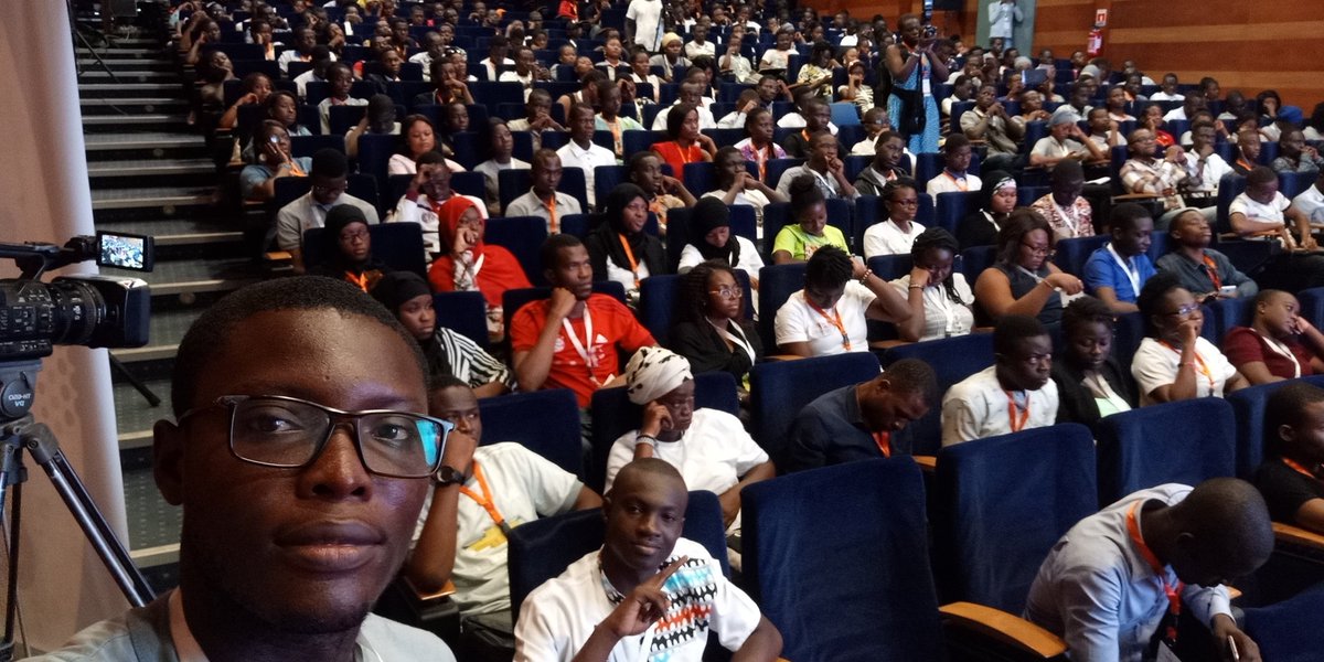 jynapster's tweet photo. Google !!! #DevFestCIV #GDGCIV #Devfest https://t.co/oFRHDIZTGi