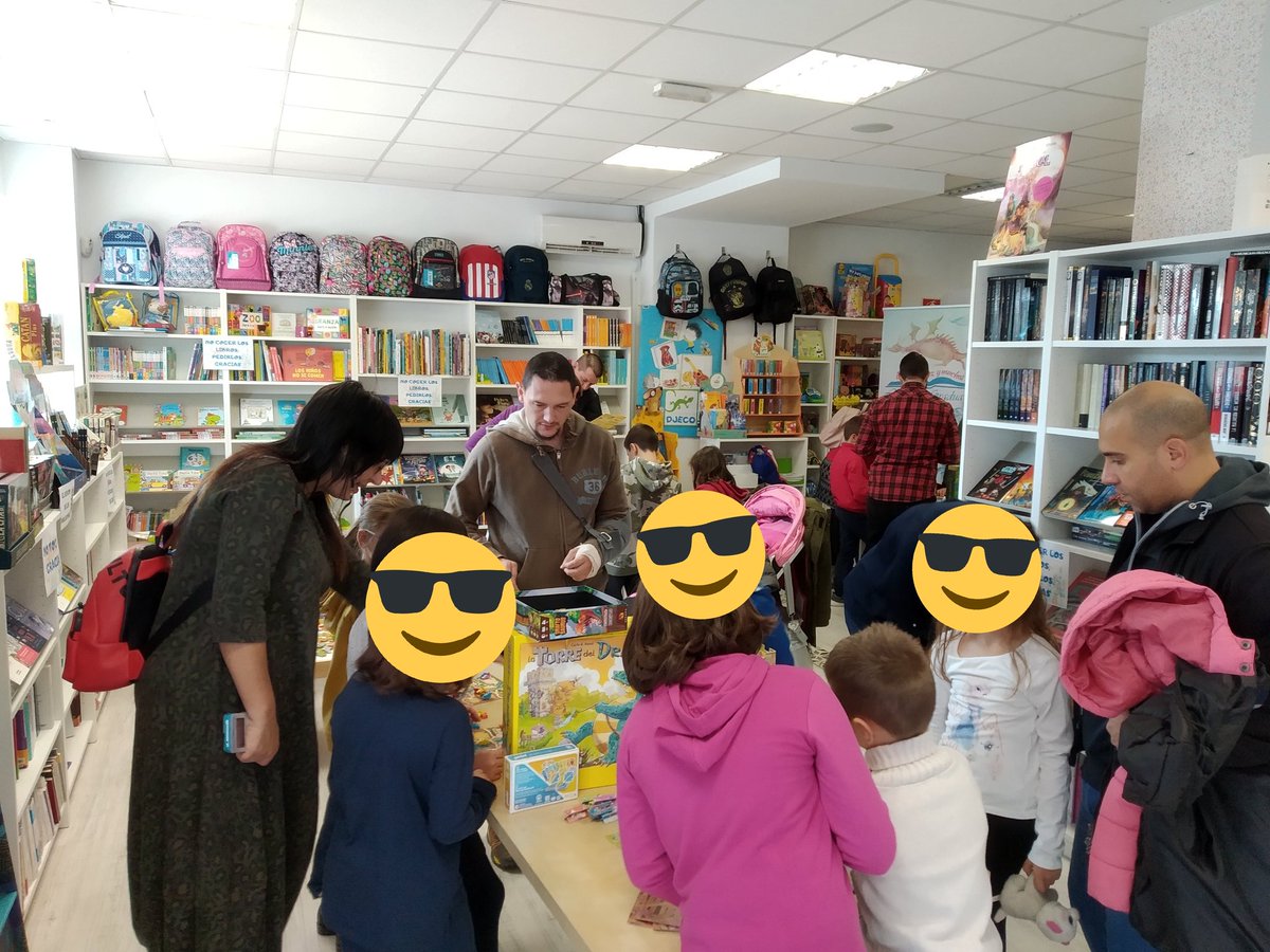 #GraduaCon2019

Ya estamos en marcha con las jornadas de juegos de mesa.

Los niñ<a href="/s/">『S』</a> se lo están pasando en grande.

<a href="/HABA_es/">HABA España</a> <a href="/zacatrus/">Zacatrus</a> <a href="/Tranjisgames/">Tranjis Games</a> <a href="/DevirIberia/">Devir Iberia</a>