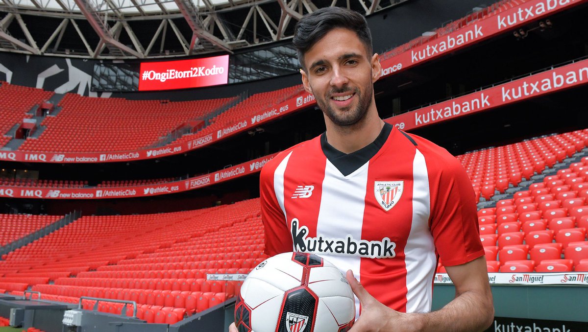 Meho Kodro was a Bosnian striker with stints both at Barcelona and Real Sociedad during his career, as well as getting caps for Yugoslavia and Bosnia & Hercegovina. His son, Kenan, was born in the Basque Country, and now plays for Athletic Club. He too has caps for Bosnia