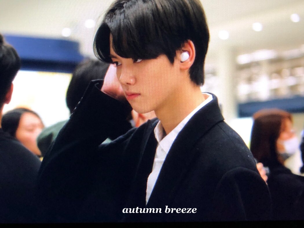 X1_MINHEEcom's tweet photo. 191109 ICN #민희 🖤
#X1 #엑스원 #강민희 #カンミニ https://t.co/pVZIZz77Hz