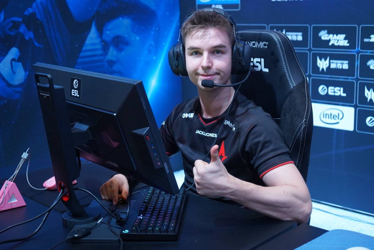 девайс кс го игрок. николай device ридтц. Nitr0 cs go. Dev1ce cs go. девайсы про игроков 2023.