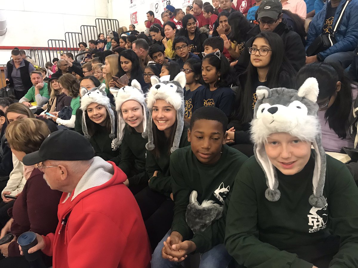 Opening ceremonies about to get underway at our #FLL competition Go Husky Robotics! <a href="/elvina24/">elvina24</a> #myflinthill <a href="/FHInnovation/">FlintHillInnovation</a>