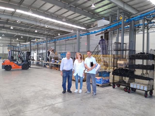 Vimos trabajar su nueva linea de pintura con base nanotecnologica, única en el pais. Esperan poder vender mas y exportar para usar toda su capacidad instalada y seguir innovando e invirtiendo <a href="/alferdez/">Alberto Fernández</a> <a href="/Kicillofok/">Axel Kicillof</a> <a href="/FerEspinozaOK/">Fernando Espinoza</a> <a href="/magariovero/">Verónica Magario</a> 
#AgentinaDePie