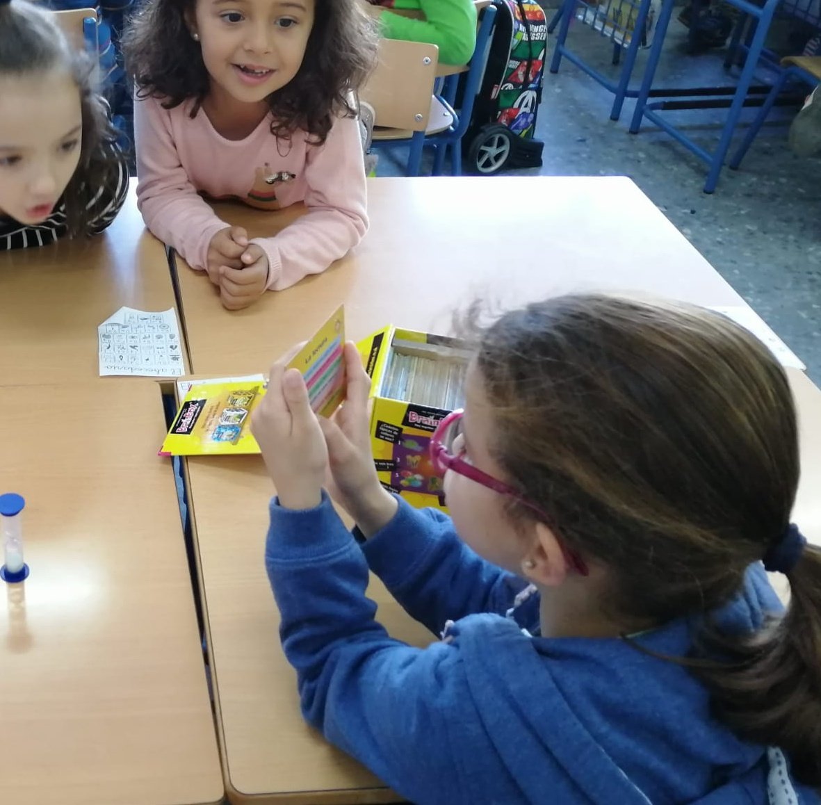 ceipguliena's tweet photo. Practicar cooperando; expresion oral, sumas, escritura, memoria, lectura...
Motivación que ayuda al aprendizaje.
#NosGustaAprender https://t.co/mGE9Sok8en