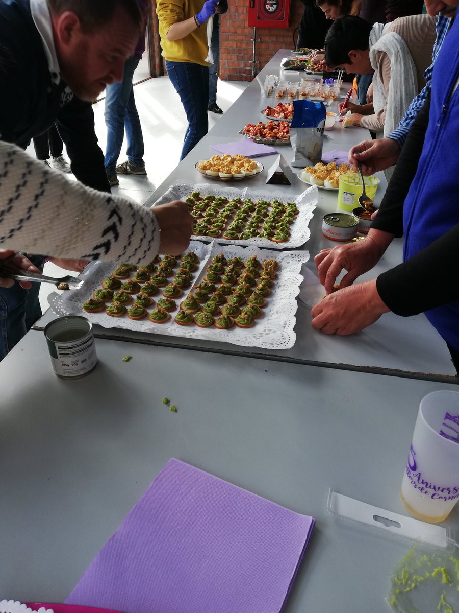 CastCornella's tweet photo. Avui hem fet vermut musical i concurs de tapes. Grans músics de la colla. I espectacular nivell gastronòmic. Aquí hi ha nivell! Felicitats als guanyadors i a totes les participants!
#motiuspersomiar #liles #castellers #Cornellà https://t.co/KNegfXeVWh