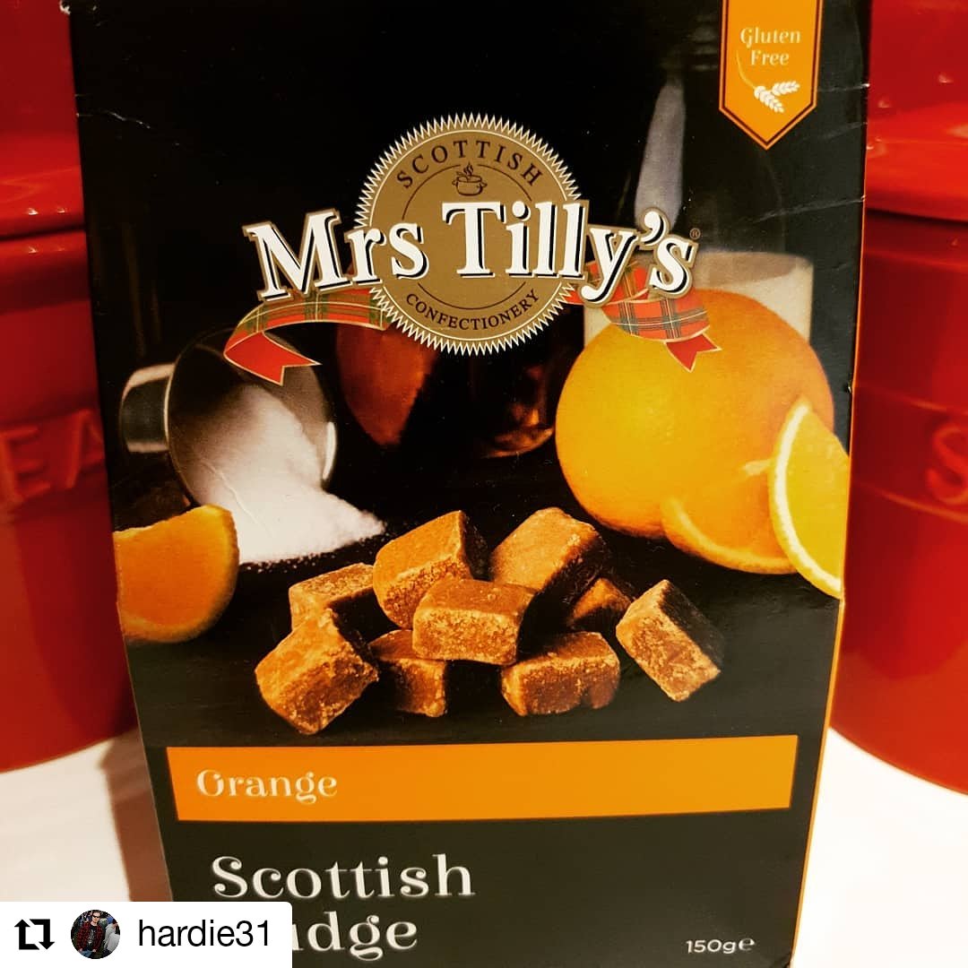 MrsTillys's tweet photo. Great catch... 😍👍
"When your girlfriend knows you too well. This goes well with a cup of Scottish Blend" #mrstillysfudge #mrstillys #scottishconfectionery #scottishfudge #orangefudge #orangeflavouredfudge #presentfromgirlfriend #giftfromgirlfriend https://t.co/pDpifT3qnH