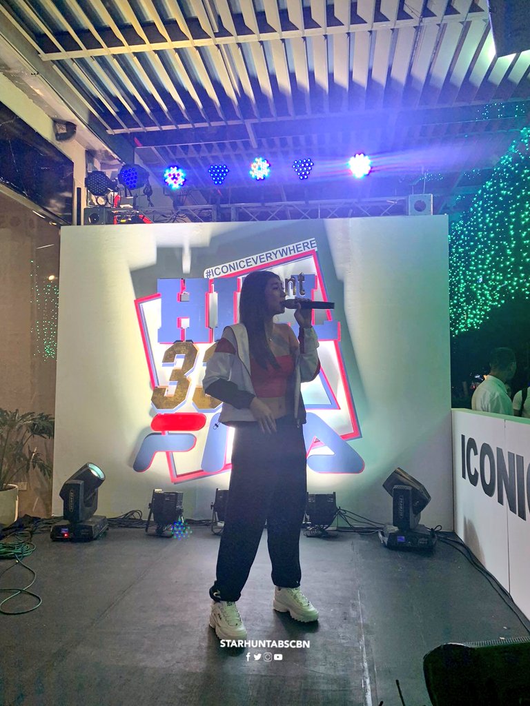 starhuntabscbn's tweet photo. Kiara performs for the crowd in The Iconic Everywhere Show in the grand opening of FILA ITALIA in Bonifacio High Street 🎶 https://t.co/riRLgXEMh0