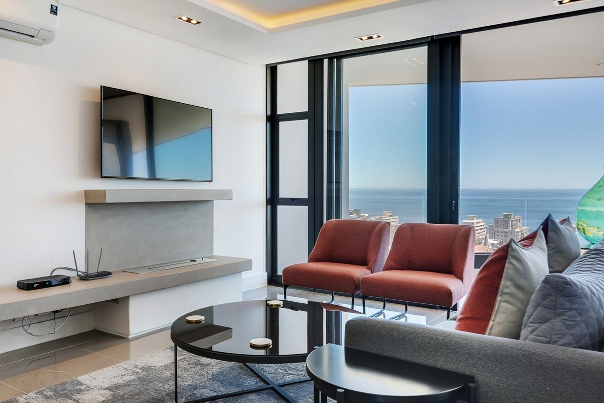 Spending a #Summer #holiday in #CapeTown? This #SeaPoint #apartment has a great rooftop swimming pool to enjoy the city views.
https://buff.ly/2TANoQf
#Solis402 #travel #vacation #rental #getaway #luxury #accommodation #staywithnox #beautiful #amazing #style #friends #family
