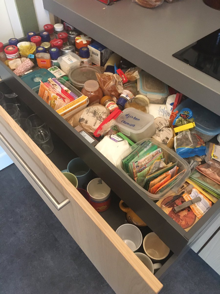 Fokke de Jong 🌱 on "We hebben nieuwe #keuken. Na bijna 6 maanden kom ik er achter de #kruidenla is. #vakerkoken https://t.co/9SLFM6YmZp" / Twitter