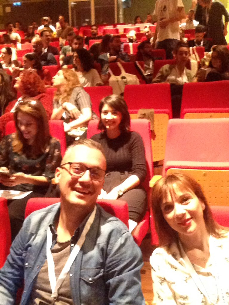 Natie_kar's tweet image. back selfie #Digitized19