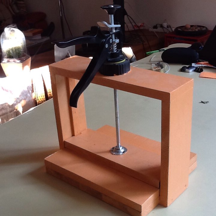 skepticafro's tweet image. 👍🏾 #Vinnie/@Makify1)for the tutorial/project diagrams for the Caulk Gun Printing Press. I made one; should be ok for #printingTshirts, pressing books/flowers etc. Making another with a screw mechanism(for greater pressure)for friend who's into #etching youtu.be/Yym-a1NlgVU