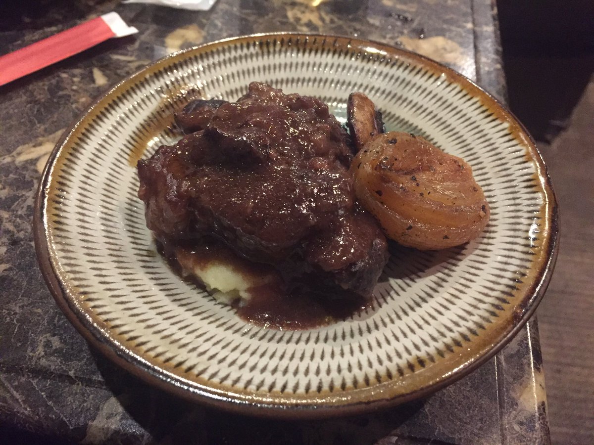 牛もも肉の赤ワイン煮込み Hashtag On Twitter