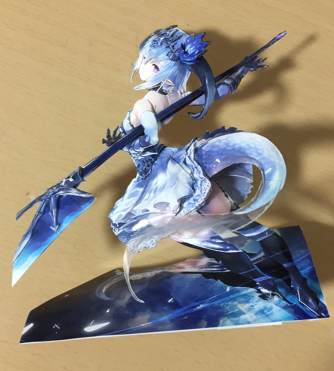 アーティファクト管理学会 銀氷のドラゴニュート フィルレイン のシャドーボックスもどきです 尻尾は適切な素材が思い浮かばずとりあえずプラ板を使いました 元のイラストが良いので出来がお察しでも綺麗ですね アーティファクト管理学会 銀氷のドラゴニュート フィルレイン のシャドーボックスもどきです 尻尾は適切な素材が思い浮かばずとりあえずプラ板を使いました 元のイラストが良いので出来がお察しでも綺麗ですね