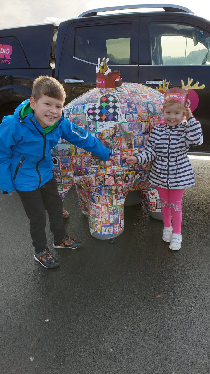 When you find <a href="/M_issH/">Miss Hollywood</a> on the @metroradiouk #peopleselmer 😁