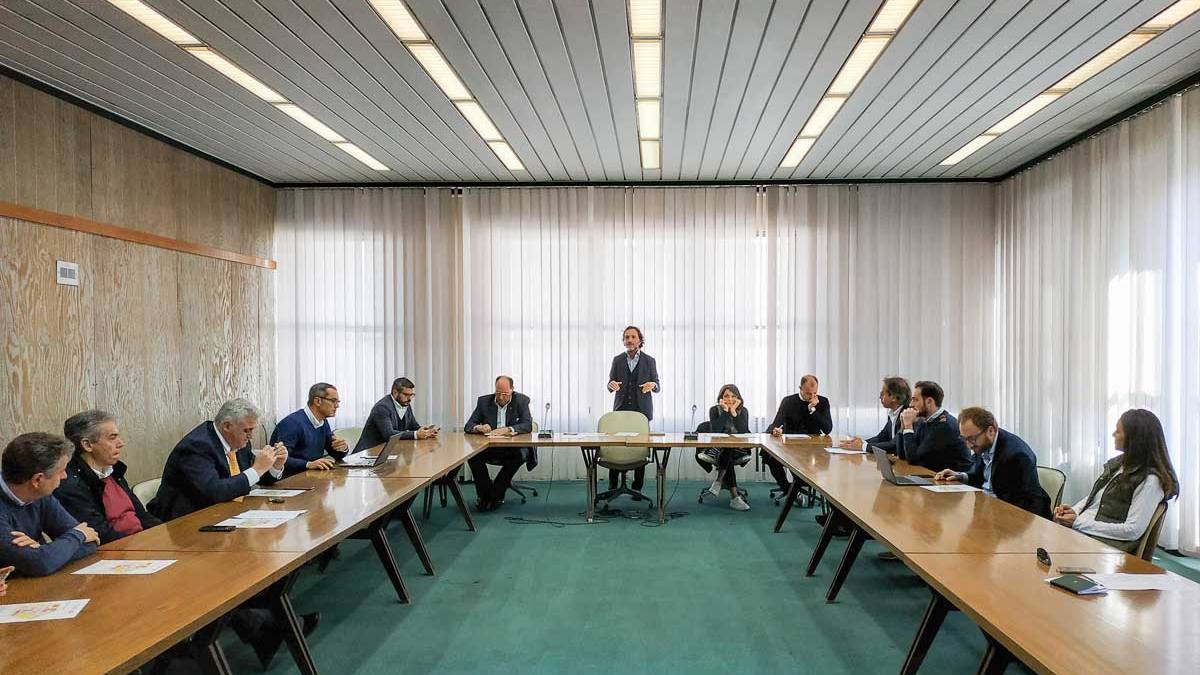 Il Commissario Straordinario dell’Ente autonomo Fiere di Foggia, Avv. Massimiliano Arena, ha indetto una serie di incontri con gli stakeholders del territorio, per custruire insieme la nuova Fiera dell'Agricoltura bit.ly/2qAuTCg 

<a href="/massiarena2014/">Massimiliano Arena</a> #fieradifoggia