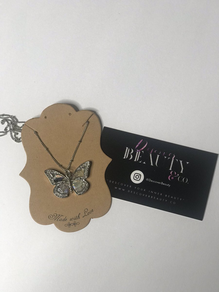 Shop the “butterfly love” necklace at descoverbeauty.co 💜 

•
•

#makeup #pr #lashes #falsies #falselashes #mascara #cutcrease #mua #makeupartistsworldwide  #makeupartist #cutcrease #cutcreasemakeup #cutcreasetutorial #undiscoveredmakeupartist