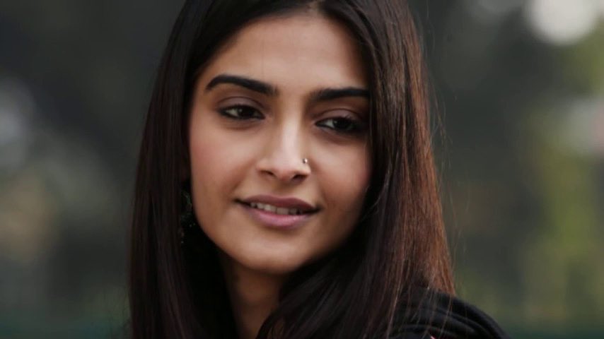 SonamKapoorFC tweet picture