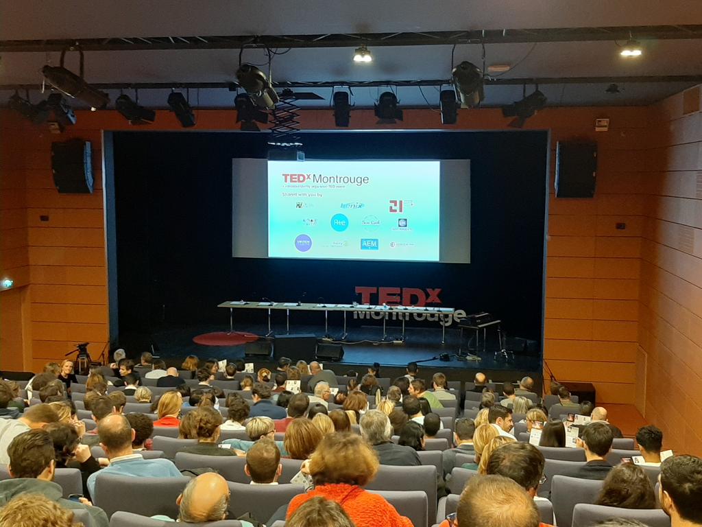 ThibaudViala's tweet photo. Ted Montrouge c'est maintenant!
Proudly supported by @Klee_Group 
#TEDxMontrouge https://t.co/N5lqOHY3EE