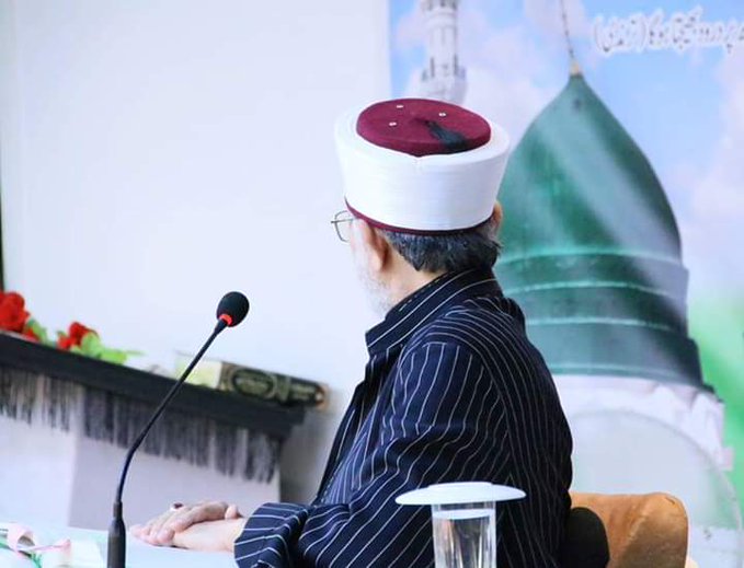 ایمان کا افضل ترین درجہ یہ ہے کہ انسان ہر ایک کے لیے پیکرِ امن و سلامتی بن جائے
 #MawlidConferenceMQI <a href="/TahirulQadri/">Dr Tahir-ul-Qadri</a> <a href="/MinhajulQuran/">Minhaj-ul-Quran</a>