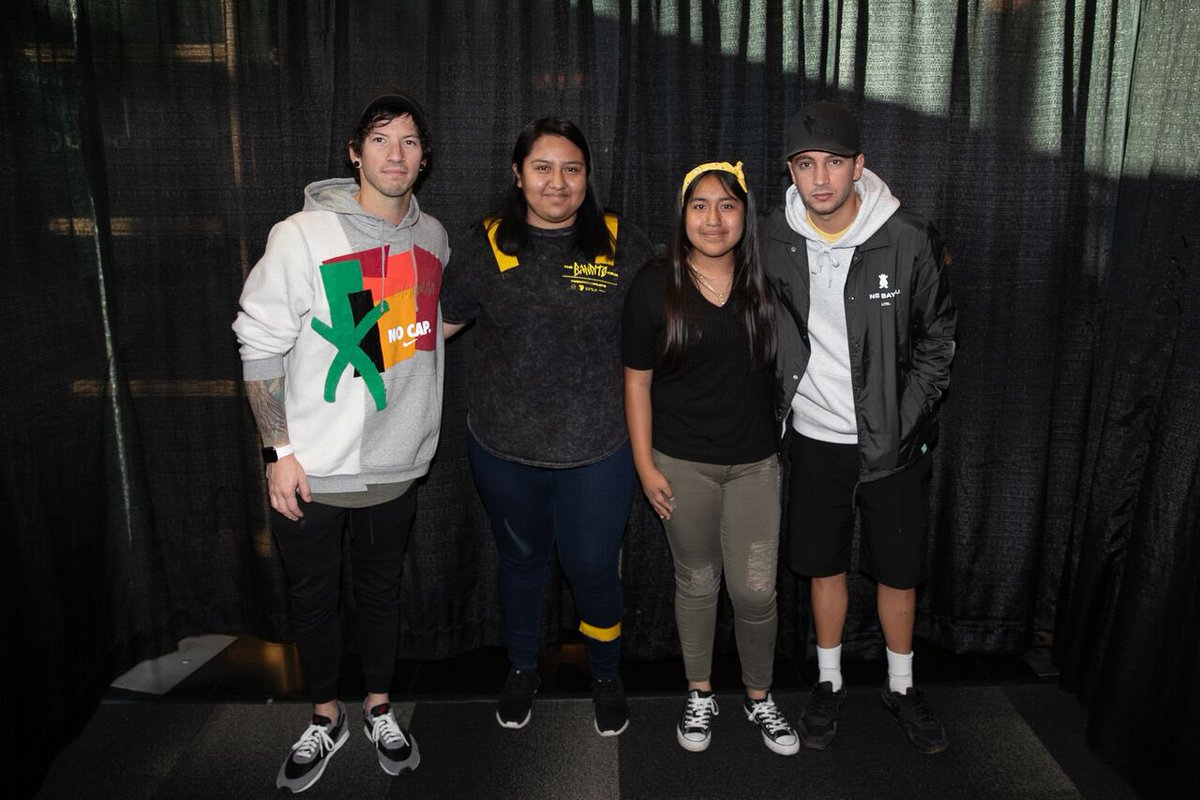 _flickerdun's tweet image. A special moment of the Bandito Tour was finally reuniting with the boys. Forever grateful for all the great times your music and shows have brought to my life. Can’t wait for what’s to come! #WEAREBANDITOS