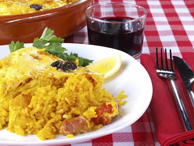holidaysbyf's tweet photo. 😋 Nothing better for a Saturday than a delicious rice with typical food crust from the city of Elche in the province of Alicante.⁠
⁠
😋 Nada mejor para un Sábado que un riquísimo Arroz con costra  típica comida de la ciudad de Elche en la provincia de… https://t.co/fPC5D1qP7n https://t.co/VhECW5aJsi