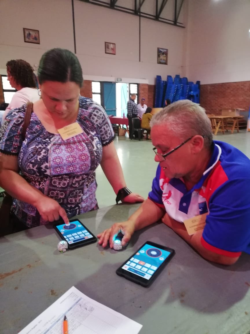 mjstanle's tweet photo. Teachers attending eColloquium in the West Coast district-tech infusion to enhance quality of teaching @Gizelle_Simpson @WestCoast_Edu @HoratiowHart @GertzeAuriel @SamiegaA @MichelleDelpo13 https://t.co/AKKzLcXzEb
