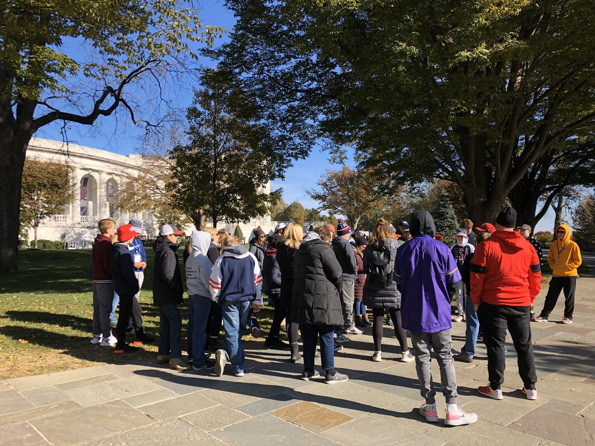 RMS_DCTrip's tweet photo. Not long now! 

Bus 1 learning about @ArlingtonCem 

#RMSDC19 @RossRamsSupt @RossRamsLearn @RossMiddleRAMS https://t.co/PzwvvzuZLy
