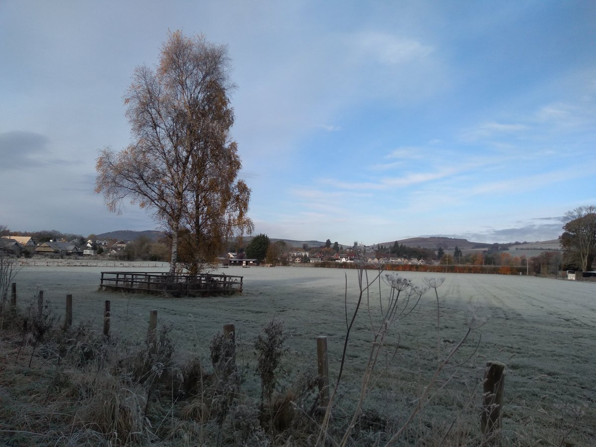 EildonRamblers's tweet photo. What a wonderful little #walk this morning #Melrose #Darnick #Newstead #Tweed in great company. @ramblersscot @VisitScotland @ScotWays @MelrosePaths @PathsforAll https://t.co/9vAkim15w3