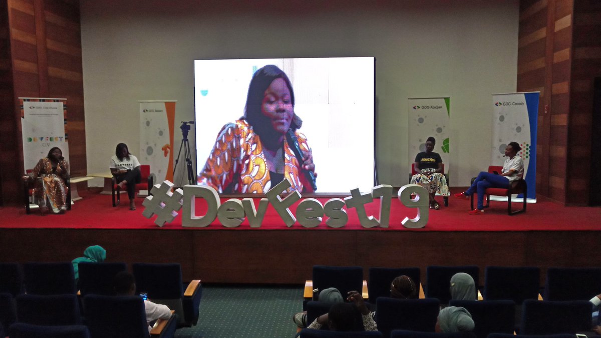 jynapster's tweet photo. Panel féminin : Les femmes dans le développement local modéré par @DjamelyMariam
#DevFestCIV #Devfest https://t.co/sFCy2za6gF