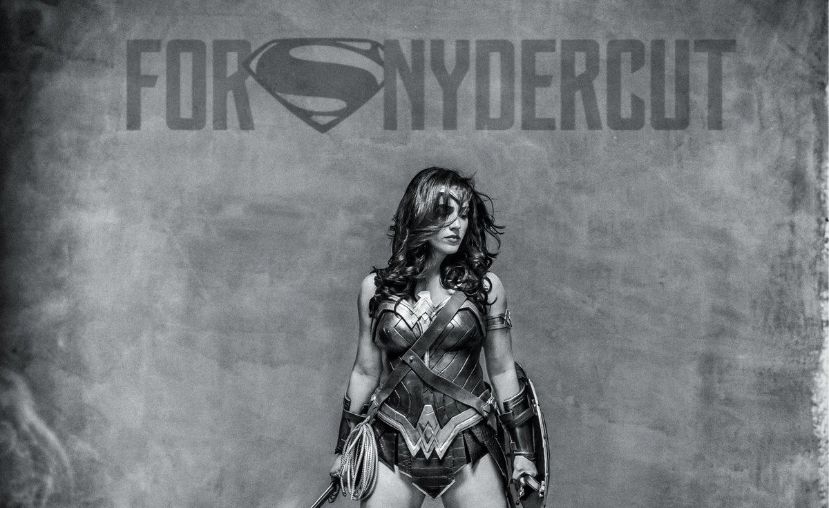 LisTham_'s tweet photo. Cosplay FOR SNYDER CUT 🤛🏽 Image by @clayenos @ZackSnyder    #releasethesnydercut https://t.co/qVoXrP5FRt
