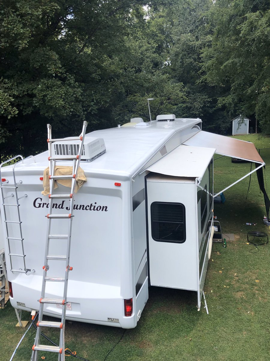 borman_duane's tweet photo. Come on out @homedepot 3664 Knightdale NC to learn how to prep and seal your roof befor winter with our on hands demonstrations of HE209 and HE887 Tropi-Cool. @THD_Elizabeth #selltheroof https://t.co/RpFOiYY77z