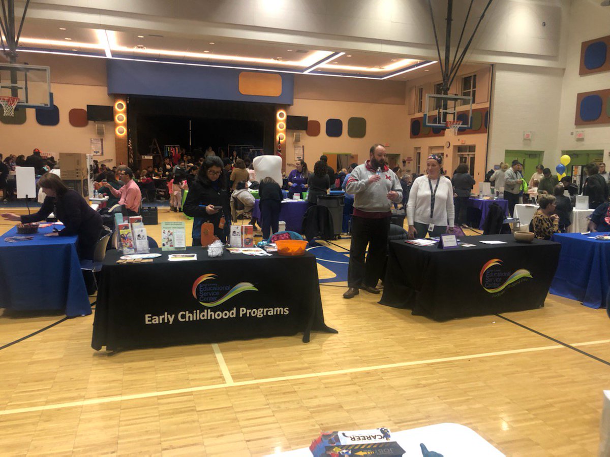 ColeyforJudge's tweet photo. A great time at family resource night at Fairwood Elementary school
#TheRightExperience
#ColeyforJudge https://t.co/oCI66UwPun