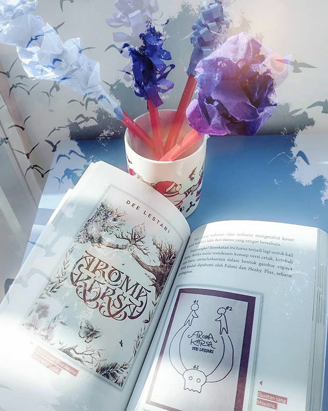 Dari @hendrabrudy:
・・・
🌷Selamat hari lahir bayi menggemaskannya mba suri <a href="/deelestari/">Dee Lestari</a> 🌷

Jujur ini adalah novel paling tebal yang pernah saya baca tapi paling cepat saya menyelesaikannya. Lembaran demi lembaran mempunyai aroma yang kian menyengat.… ift.tt/2Cv6DnO