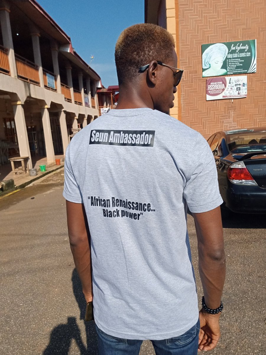 Here's our first #BrandAmbassador, @seun_ambassador, rocking our @iamafricatees.

When are you ordering for yours?

Send us a DM.
Or call our direct line: +2348087505544.

#IAmAfrica #CustomizedTshirts #NameCustomization #OgunTwitterHangout #SaturdayMotivation #blackfriday2019