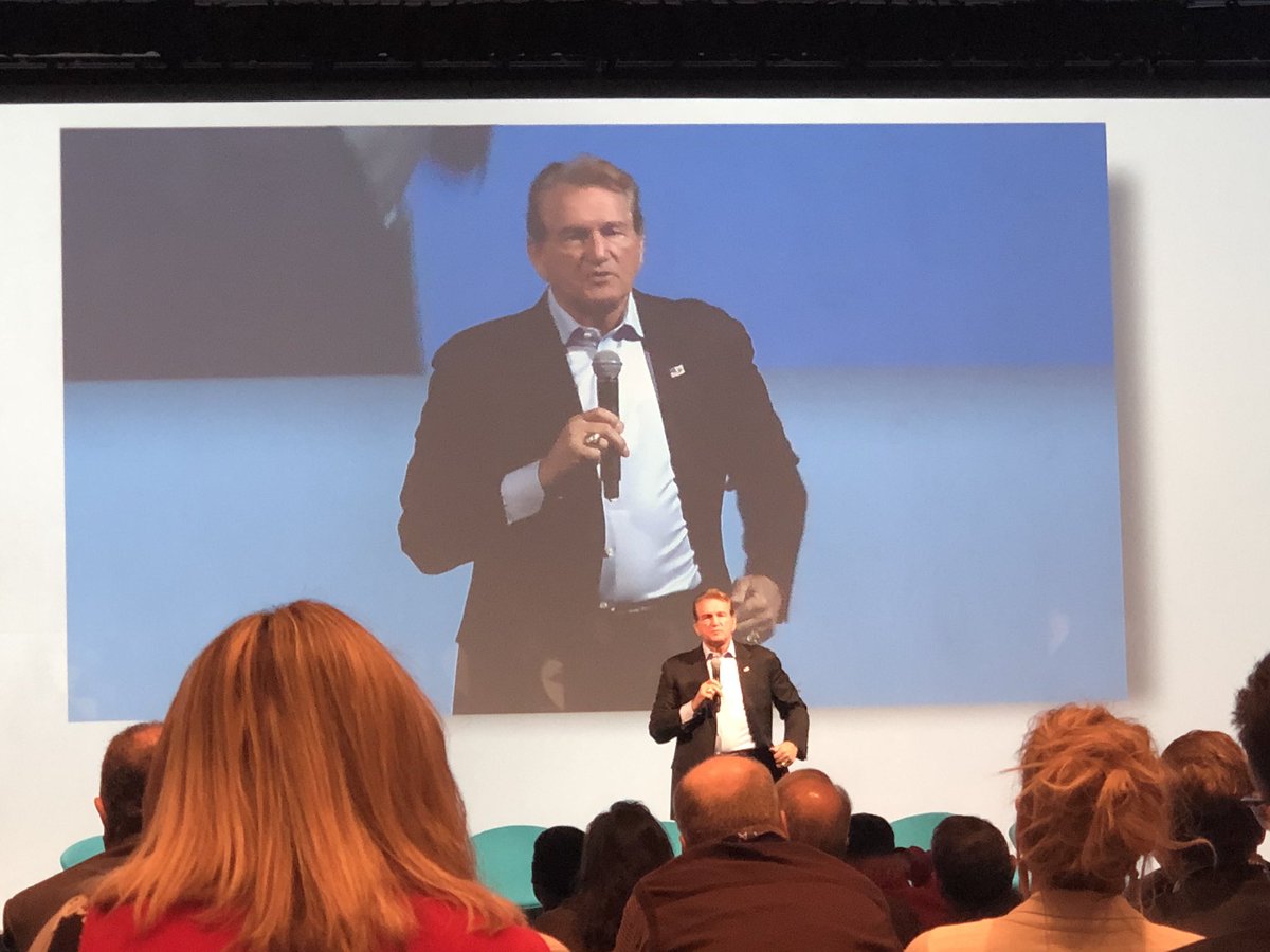 Terrific ending to #LUGPA19 meeting with a energetic <a href="/Theismann7/">Joe Theismann</a> discussing the spirit of teamwork. “No one cares how much you know until they know how much you care” #LUGPALeads <a href="/UrologyUS/">LUGPA</a>