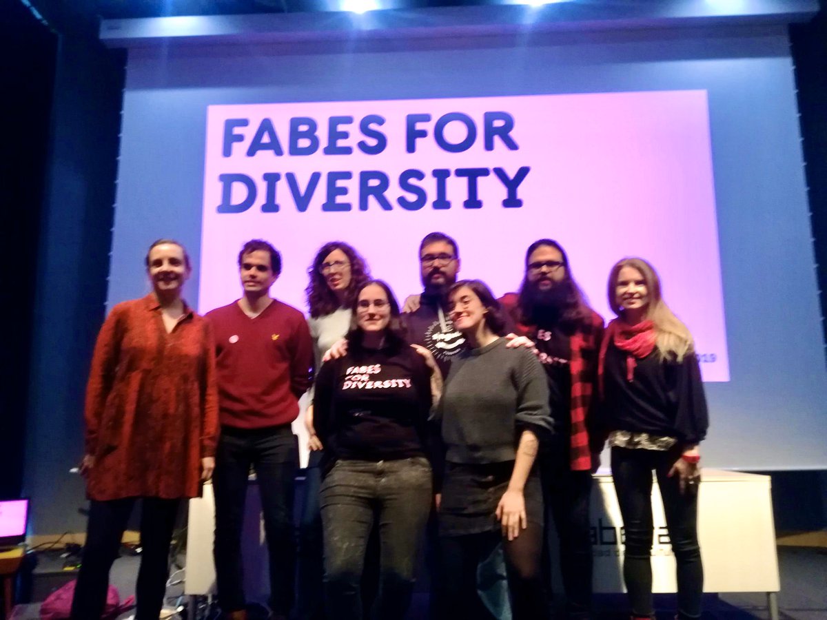 Y gracias también a <a href="/tpdeoro/">tpdeoro</a> <a href="/buenapava/">Marina</a> <a href="/dreamingechoes/">Iván González</a> @tdelatorreh <a href="/Linkita/">Mavi Jimenez</a> <a href="/nabaroa/">Naiara Abaroa</a> @_rcsole y el resto de voluntarios <a href="/noeliaena/">Noelia F. Ena</a> <a href="/copihi/">Monica Medio</a> y más!! Sois grandes y se nota en el evento!! #FabadaConf2019