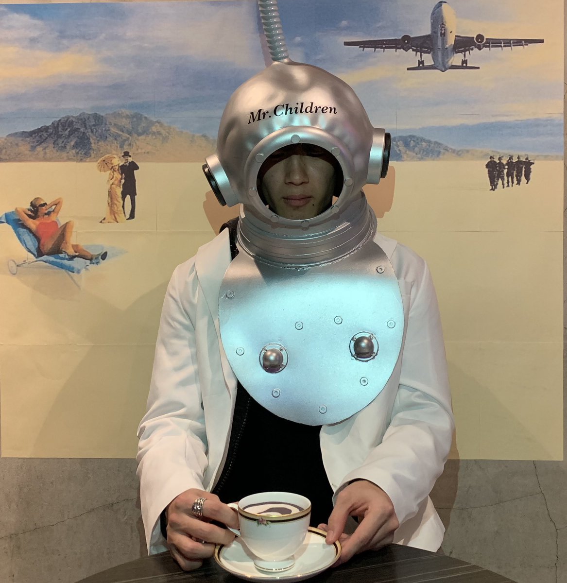 知念 蓮 En Twitter ハピチルイベントに参加してきました お客さんもすごく暖かくて楽しいライブでした こんなブースまで用意してありつい撮ってもらいました 皆さま本当にお疲れ様でした またいつの日にか ハピチル ミスターチルドレン Q ジャケット