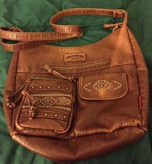 brendawhitesid2's tweet photo. Handbag and Book: #author Lucy Naylor Kabash and her #book Will o' the Wisp #mfrwauthor #readromance https://t.co/p7qTYWHQ6v via @VickiBatman https://t.co/UYM6z84Nnj