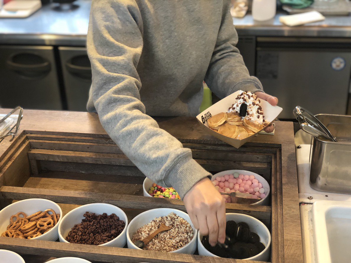 theCrepeCabCo's tweet photo. After a busy day, we chose our best crepe of the day! A lovely mix of the crepe with some fresh soft serve ice cream, choco snap topping and some oreo cookies! If this seems delicious to you, we won't stop you from ordering more than one! 🥞 #theCrepeCabCo #CrepeCab #crepes https://t.co/jAxmJ1hAsX