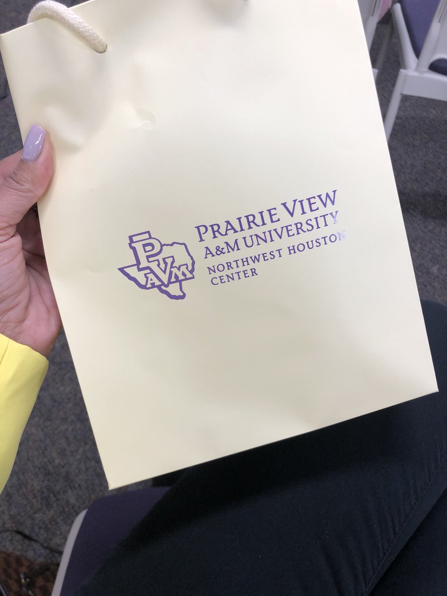 mzjae_elle's tweet photo. Awesome morning at #PVAMU! Photo Op with Harold Wright (State Director of Community and Univeristy Partnerships) #TEAConference #NWHC https://t.co/daLZCECiCr