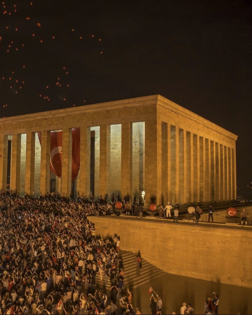 𝟏𝟖𝟖𝟏-𝟏𝟗𝟑∞
𝙨𝙤𝙣𝙨𝙪𝙯𝙖 𝙙𝙚𝙠 𝙞𝙯𝙞𝙣𝙙𝙚𝙮𝙞𝙯..
#10Kasım