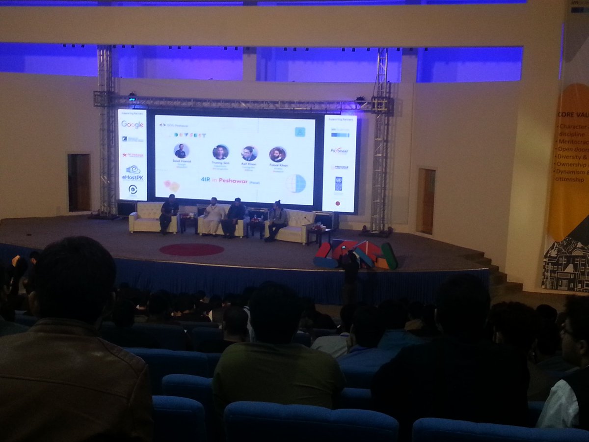 tufailkaran's tweet photo. Google Developers Group Event Held in IMScience Peshawar
#DevFest_2019
#DevFestPEW
#GDGPEW
@GDGPeshawar
#Flutter
#ImRemarkable
#KPITB https://t.co/itksM8kmwz