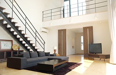 そら Auf Twitter 愛してたって秘密はあるの爽の実家 高嶺の花の神宮さんの家 世にも奇妙な物語のムロツヨシの家 このハウススタジオ 他にも使われてるドラマあるかなー T Co 86gsph8bh4 Twitter